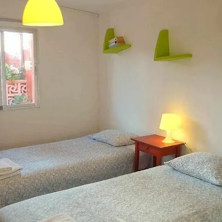 Apartment 2 4 Personas *